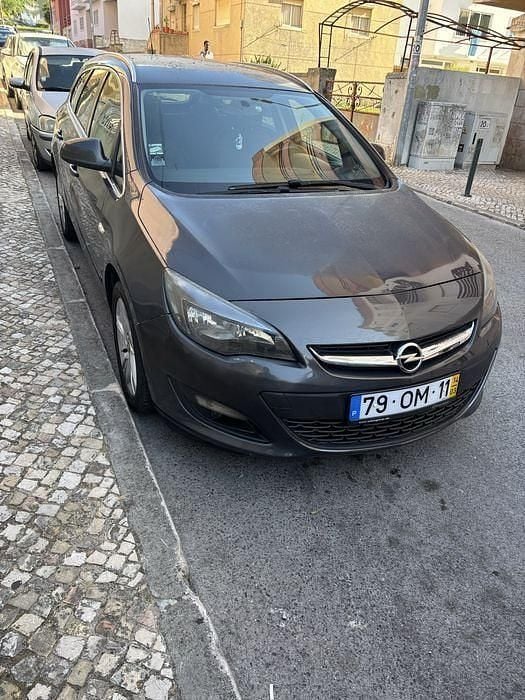 Usado 2014 Opel Astra Sedan | € 5.000 (Preço elevado) - Imagem 1/4