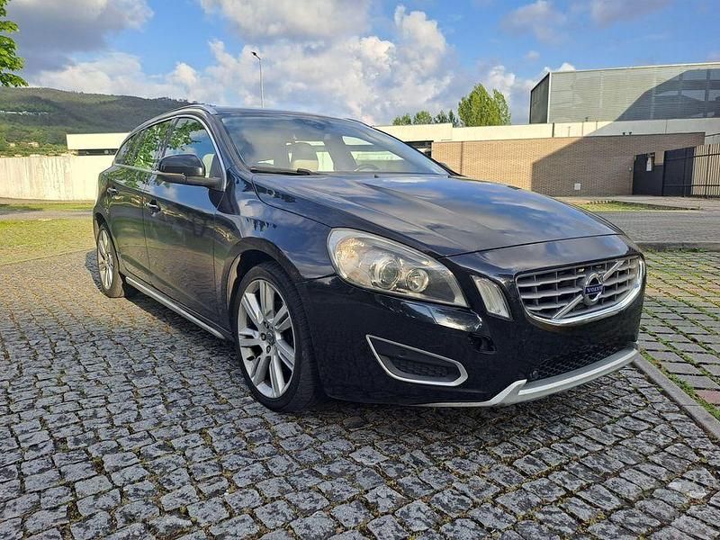 Usado 2010 Volvo V60 Summum Carrinha | € 5.550 (Preço elevado) - Imagem 1/4