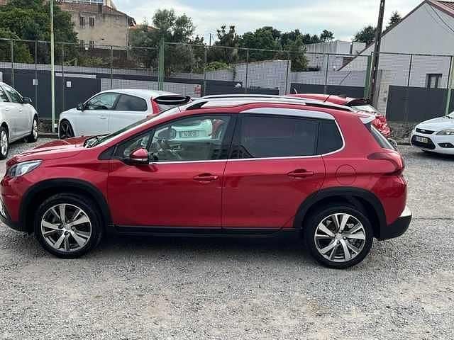 Usado Peugeot 2008 Allure 110 HP (80 kW) 2017 Vermelho SUV