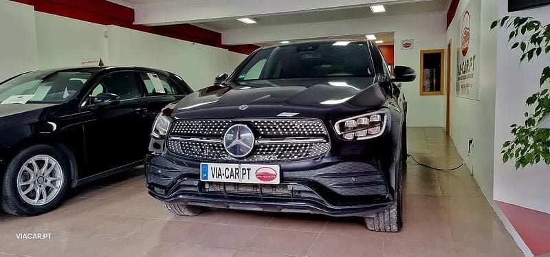 Usado Mercedes GLC300e AMG line 320 HP (235 kW) 2021 Preto Coupé