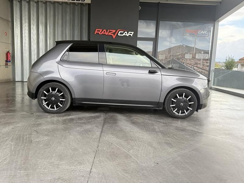 Usado Honda e Advance 113 kW (154 HP) 2021 Cinza Citadino