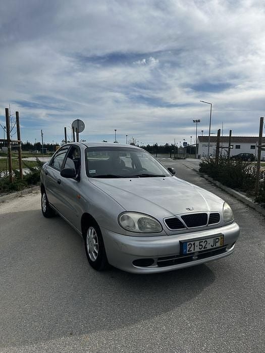 Usado Chevrolet Lanos 75 HP (55 kW) 1998 Sedan