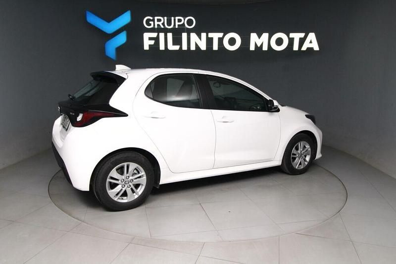 Usado Toyota Yaris Hybrid Comfort 115 HP (84 kW) 2024 Branco