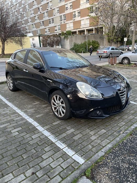 Usado Alfa Romeo Giulietta Distinctive 105 HP (77 kW) 2011 Citadino