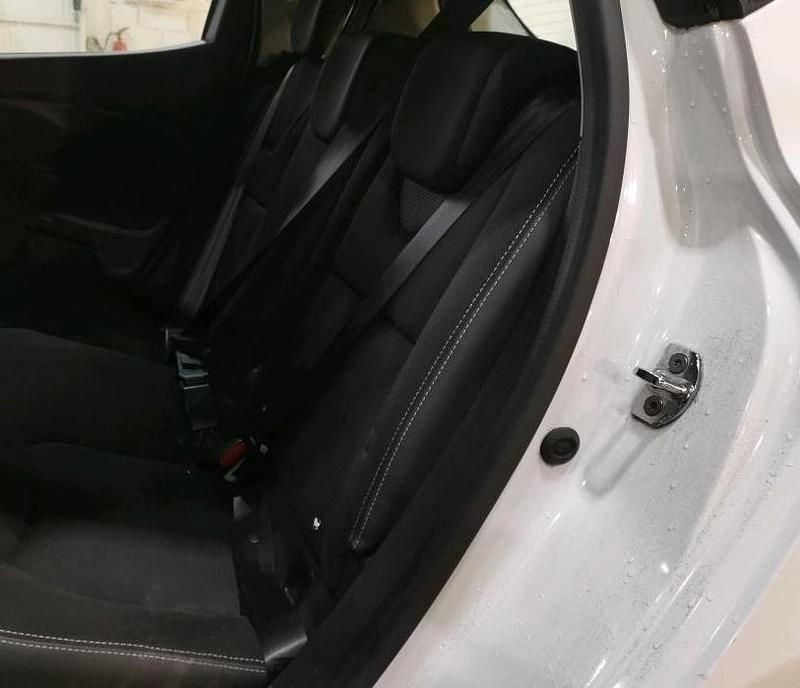 Usado Renault Clio IV Zen 75 HP (55 kW) 2017 Branco