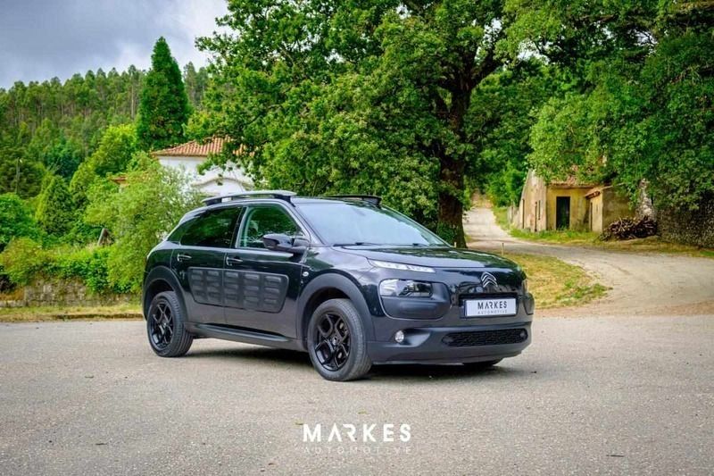 Preto Usado 2018 Citroën C4 Cactus Citadino | € 12.700 (Preço justo) - Imagem 1/4