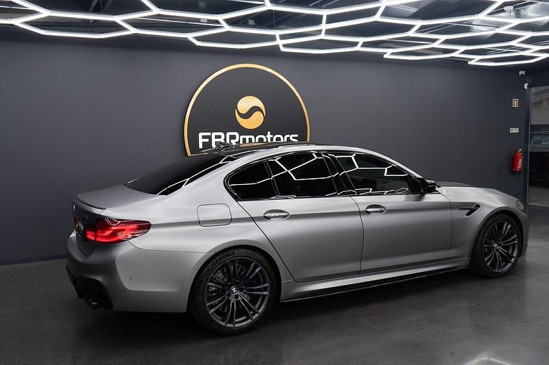 Usado BMW M5 600 HP (441 kW) 2018 Cinza Sedan