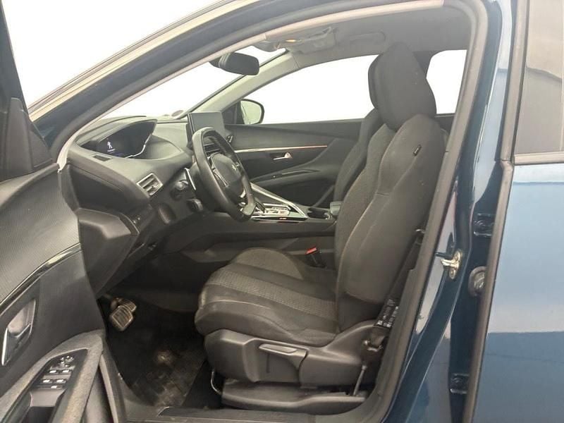 Usado Peugeot 5008 Active 130 HP (95 kW) 2021 Azul SUV