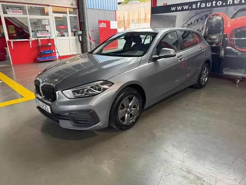 Cinzento Usado 2023 BMW 116 Advantage Citadino | € 28.990 (Preço elevado) - Imagem 1/4