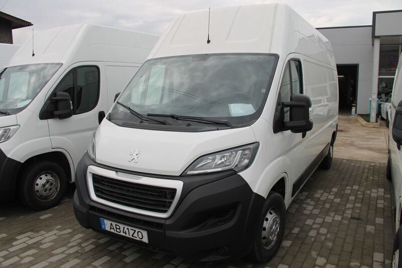 Branco Usado 2020 Peugeot Boxer Premium Van | € 19.000 (Bom preço) - Imagem 1/4