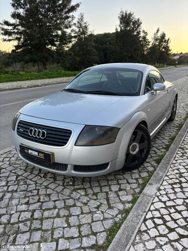 Cinzento Usado 1999 Audi TT S-Line Coupé | € 8.990 - Imagem 1/4