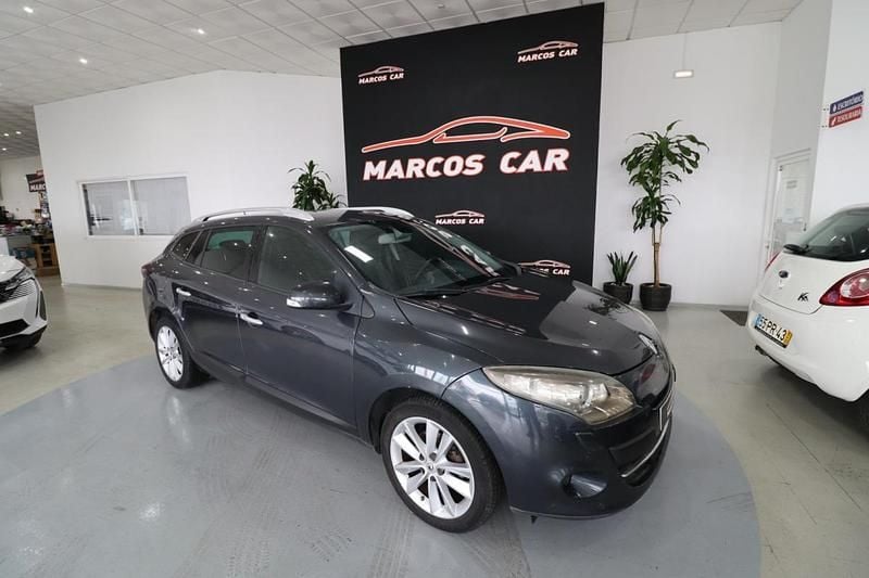 Cinzento Usado 2010 Renault Mégane III Carrinha | € 9.400 (Caro) - Imagem 1/4