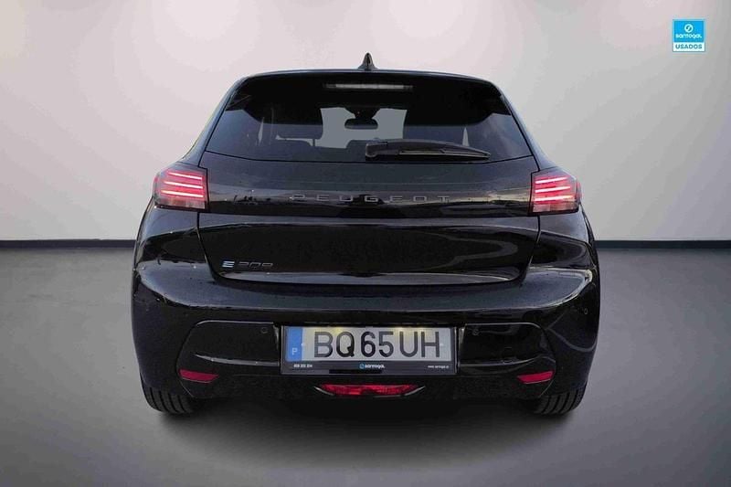 Usado Peugeot e-208 Allure 114 kW (156 HP) 2025 Preto Citadino