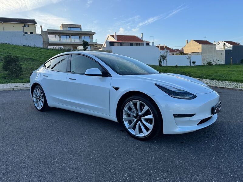 Branco Usado 2019 Tesla Model 3 Long Range Sedan | € 23.999 (Preço justo) - Imagem 1/4