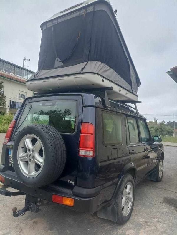 Azul Usado 2000 Land Rover Discovery 2 SUV | € 18.000 - Imagem 1/4