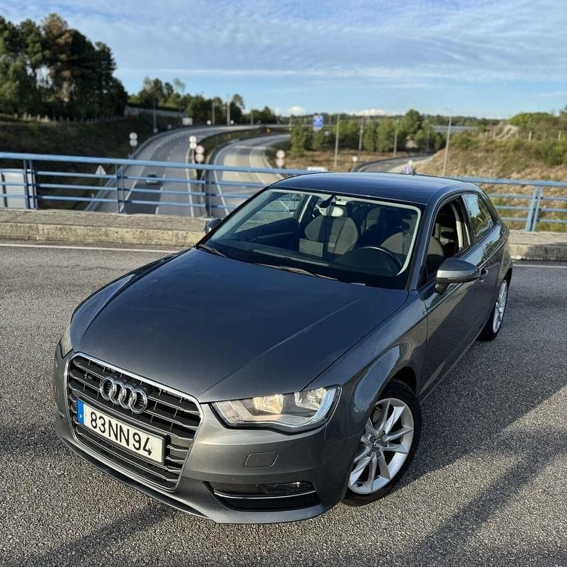 Cinza Usado 2013 Audi A3 Sedan | € 10.500 (Preço justo) - Imagem 1/4