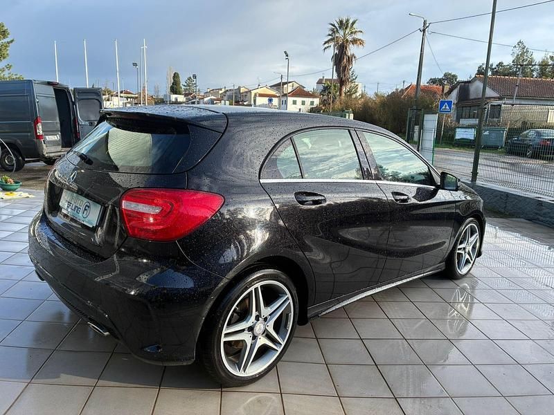 Usado Mercedes A180 109 HP (80 kW) 2014 Preto