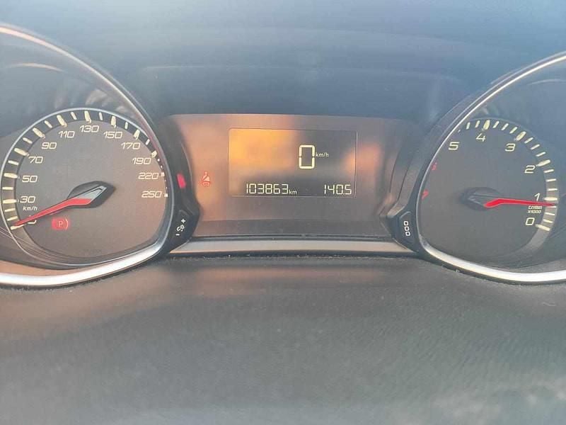 Usado Peugeot 308 110 HP (80 kW) 2015 Branco Citadino