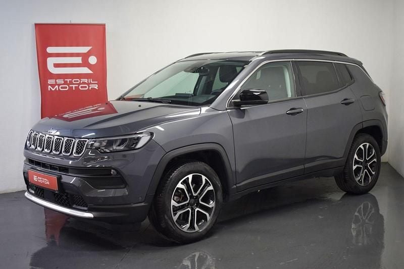 Cinzento Usado 2022 Jeep Compass SUV | € 25.500 - Imagem 1/4