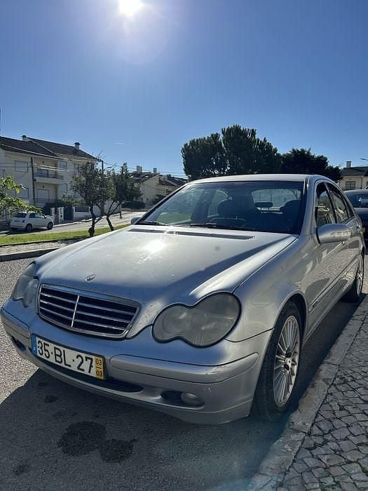 Usado 2003 Mercedes C220 Sedan | € 5.500 - Imagem 1/4