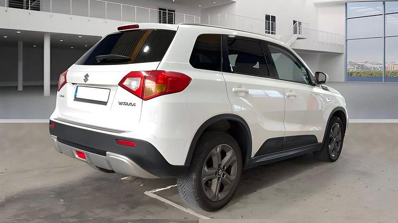 Usado Suzuki Vitara 120 HP (88 kW) 2015 Branco SUV