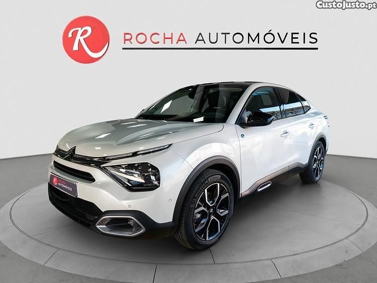 Branco Usado 2023 Citroën e-C4 Shine SUV | € 28.900 - Imagem 1/1
