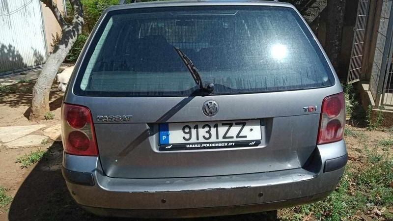 Cinzento Usado 2002 VW Passat Carrinha | € 4.500 - Imagem 1/4