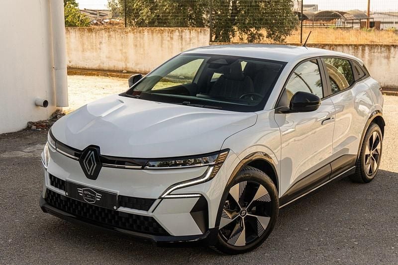 Usado Renault Mégane IV Equilibre 96 kW (131 HP) 2023 Branco