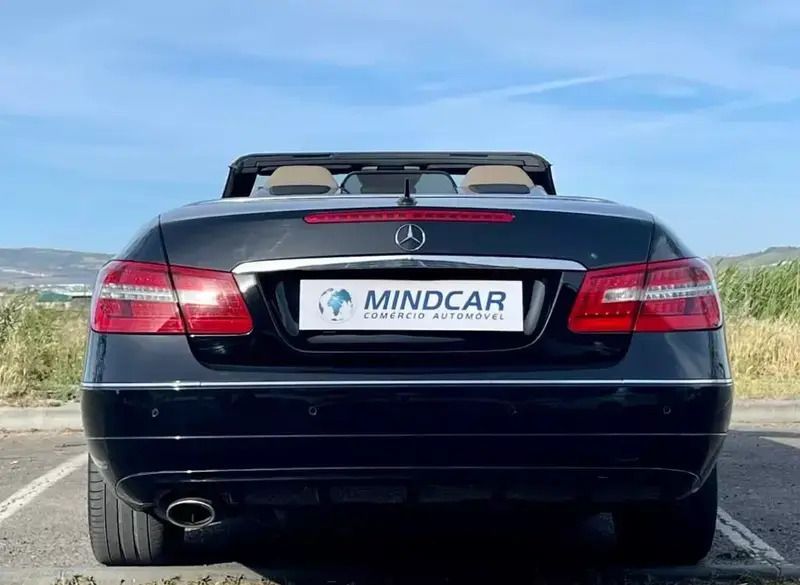 Usado Mercedes E250 Avantgarde 204 HP (150 kW) 2011 Preto Cabrios