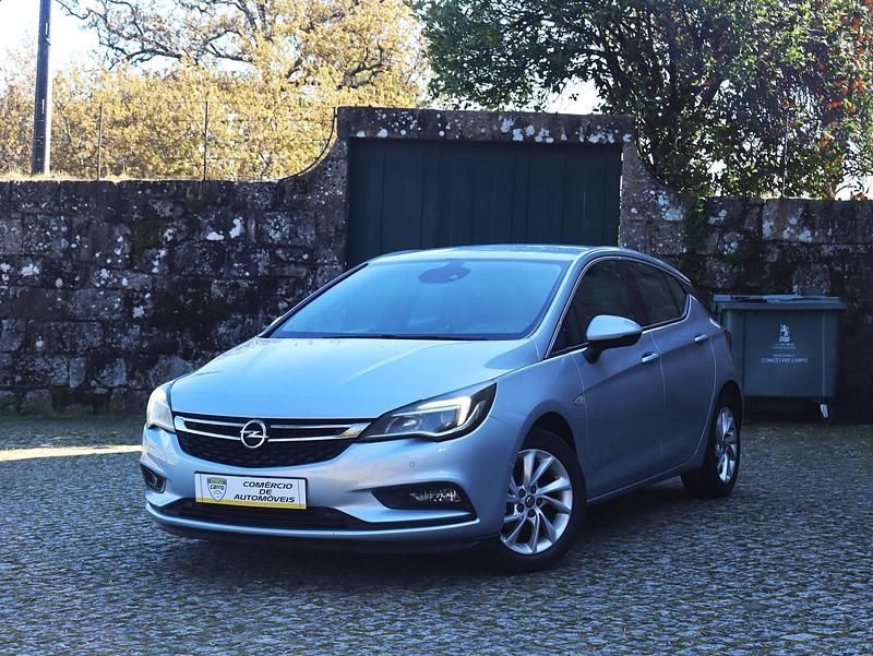 Cinzento Usado 2017 Opel Astra Edition Citadino | € 11.900 (Preço justo) - Imagem 1/4
