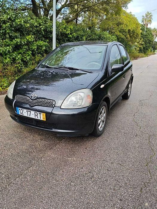 Usado 2001 Toyota Yaris Sedan | € 3.200 (Preço justo) - Imagem 1/4
