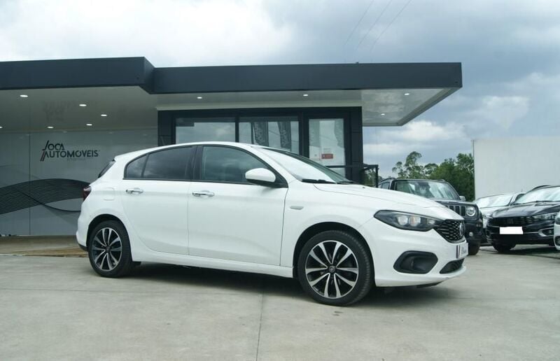 Branco Usado 2019 Fiat Tipo Lounge SUV | € 15.500 (Preço justo) - Imagem 1/4