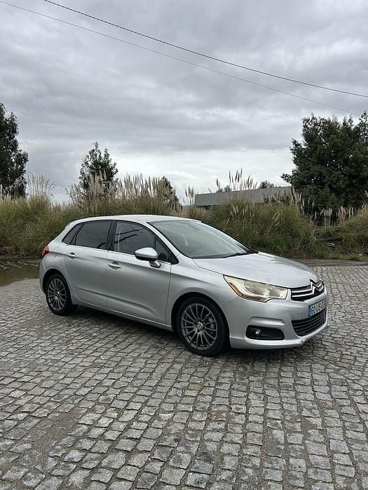 Usado Citroën C4 112 HP (82 kW) 2012 Sedan