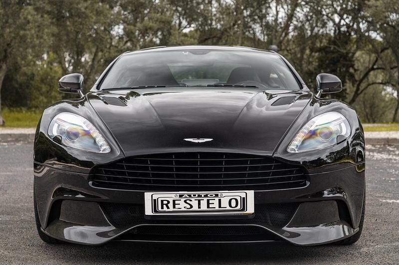 Usado Aston Martin DBS 573 HP (421 kW) 2012 Preto Coupé