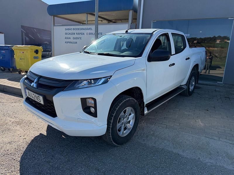 Branco Usado 2021 Mitsubishi L Invite SUV | € 26.900 (Preço justo) - Imagem 1/4