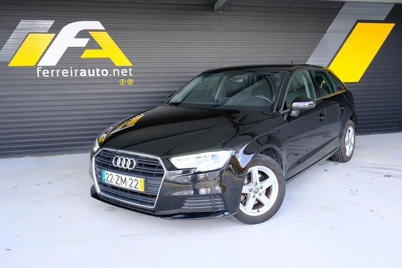 Usado Audi A3 Premium 116 HP (85 kW) 2019 Preto Sedan
