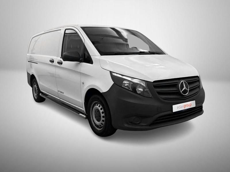 Branco Usado 2021 Mercedes Vito Monovolume | € 21.490 - Imagem 1/4