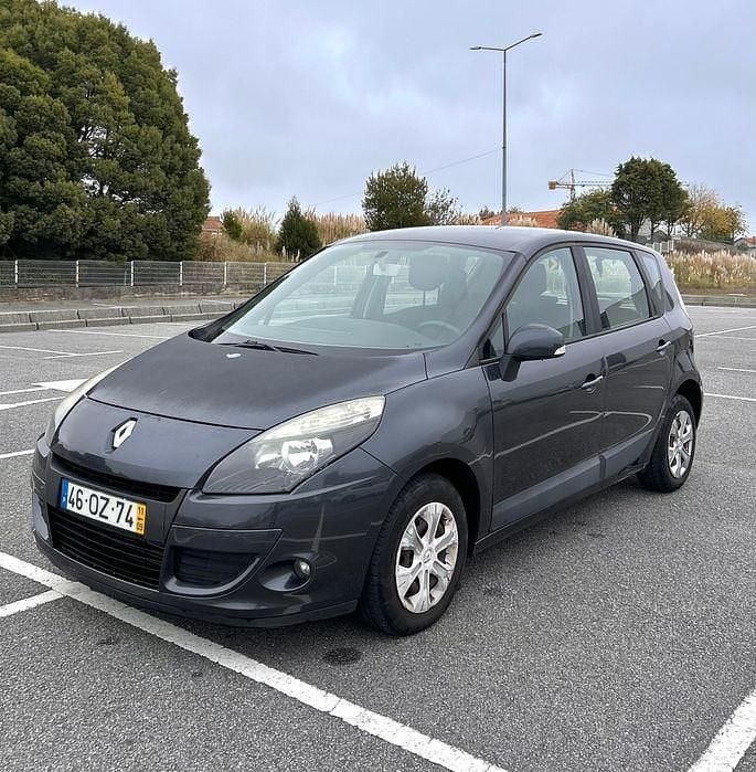 Usado 2011 Renault Scénic III Monovolume | € 3.150 (Super Preço) - Imagem 1/4