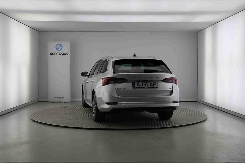 Usado Skoda Octavia 149 HP (109 kW) 2021 Cinzento