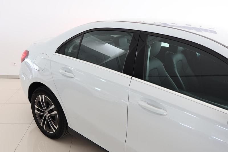 Usado Mercedes A250 218 HP (160 kW) 2024 Branco Sedan