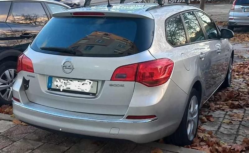 Cinzento Usado 2014 Opel Astra Carrinha | € 8.500 (Preço elevado) - Imagem 1/4