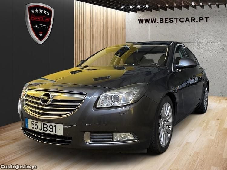 Cinza Usado 2010 Opel Insignia Sedan | € 6.950 (Preço justo) - Imagem 1/1