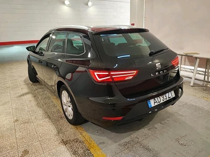 Usado Seat Leon ST 115 HP (84 kW) 2020 Preto Carrinha