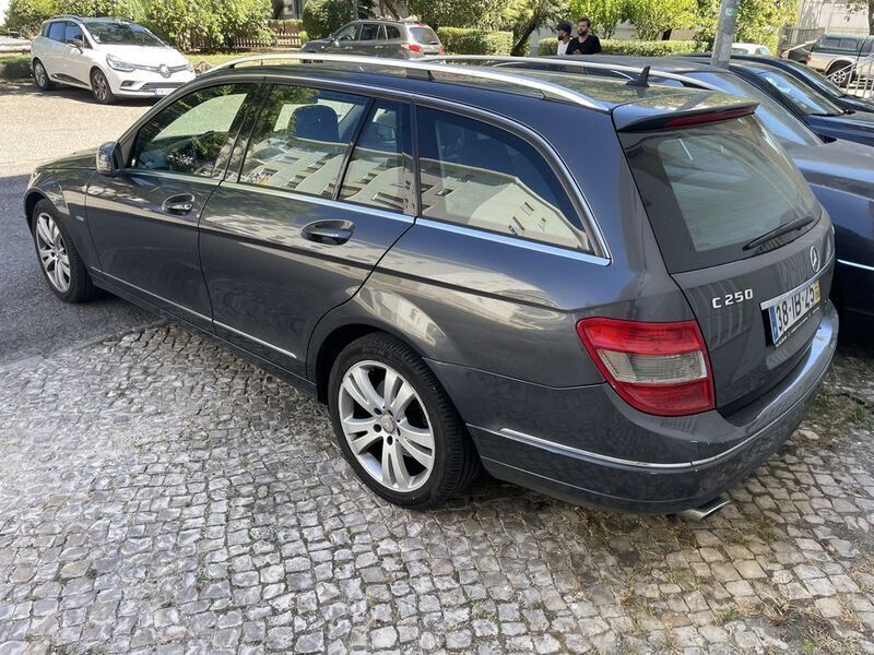 Usado Mercedes C250 204 HP (150 kW) 2009 Sedan