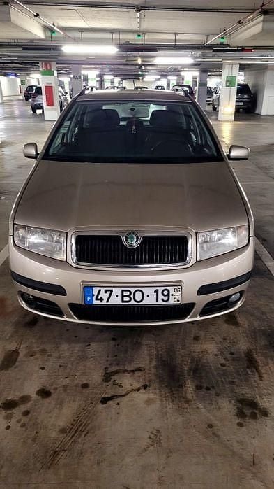 Usado 2006 Skoda Fabia Sedan | € 1.750 - Imagem 1/4