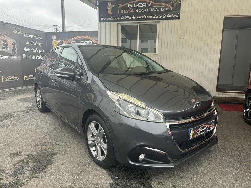 Cinzento Usado 2016 Peugeot 208 Citadino | € 8.990 (Preço justo) - Imagem 1/4