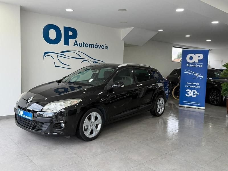 Preto Usado 2010 Renault Mégane III Dynamique Sedan | € 5.750 (Bom preço) - Imagem 1/4