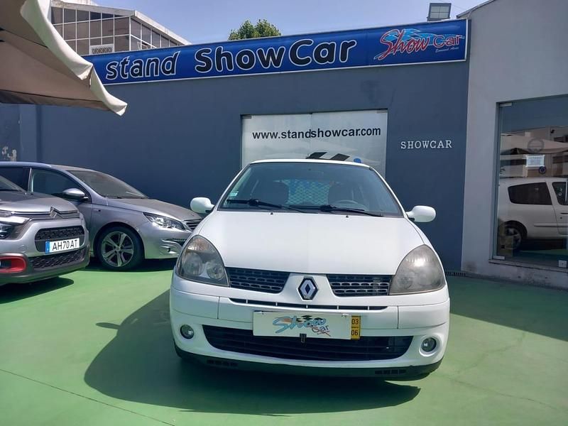 Usado Renault Clio II 65 HP (47 kW) 2003 Branco
