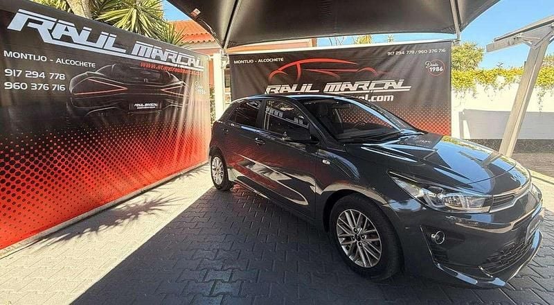 Cinza Usado 2023 Kia Rio | € 15.990 (Preço justo) - Imagem 1/4