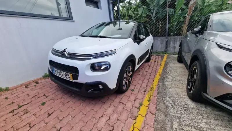 Branco Usado 2019 Citroën C3 PureTech Citadino | € 14.950 (Preço elevado) - Imagem 1/3